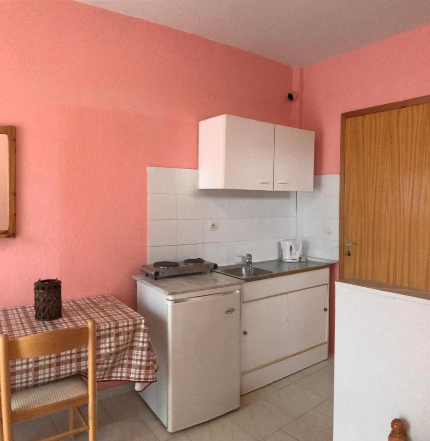 Rena Apartments Asproválta Eksteriør billede