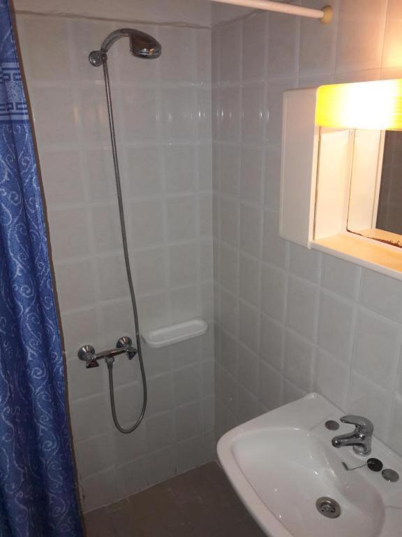Rena Apartments Asproválta Eksteriør billede