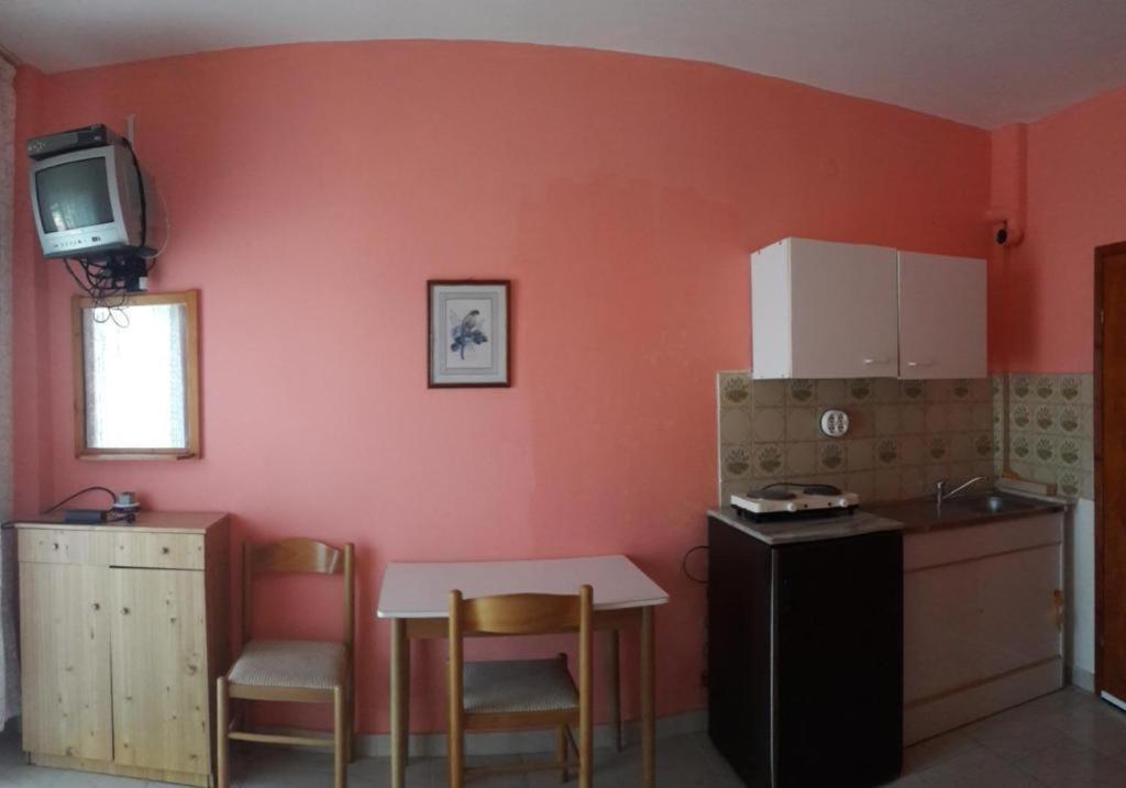 Rena Apartments Asproválta Eksteriør billede